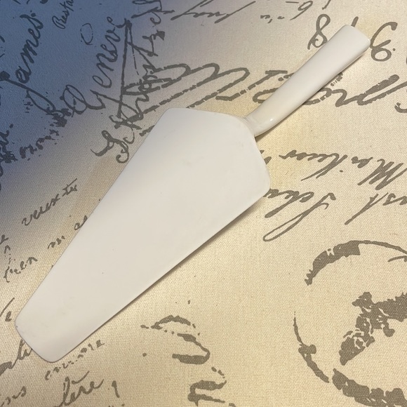 Cake Server - Picture 3 of 3